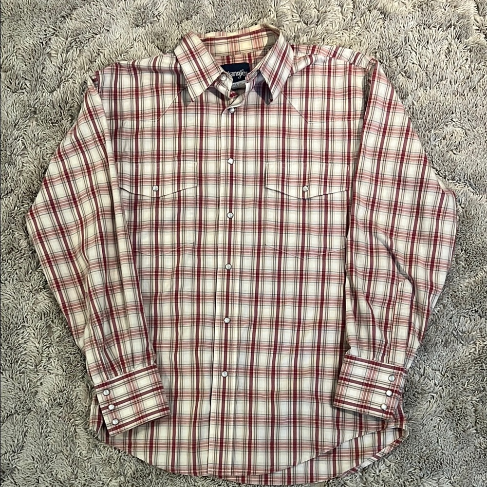 Gently Used Wrangler Men’s Red and Beige Plaid Casual Shirt